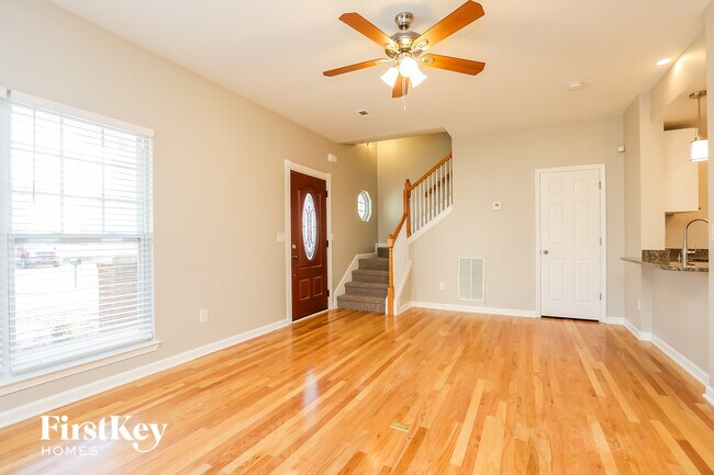 1431 Bern Dr in Spring Hill, TN - Foto de edificio - Building Photo