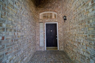11718 Pedernales Falls Ln in Sugar Land, TX - Foto de edificio - Building Photo