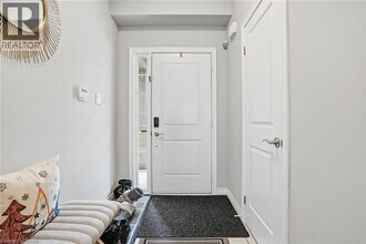 7 Lakelawn Rd in Grimsby, ON - Building Photo - Building Photo