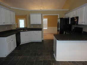 2710 Meadow Gate Way in Loganville, GA - Building Photo - Building Photo