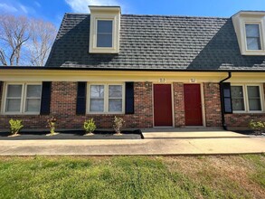 Country Club Apartments in Lincolnton, NC - Building Photo - Building Photo