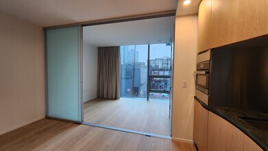 401-1568 Alberni St in Vancouver, BC - Building Photo - Building Photo