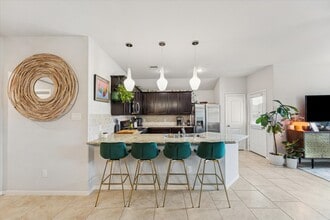 3018 Village Creek Dr in Katy, TX - Building Photo - Building Photo