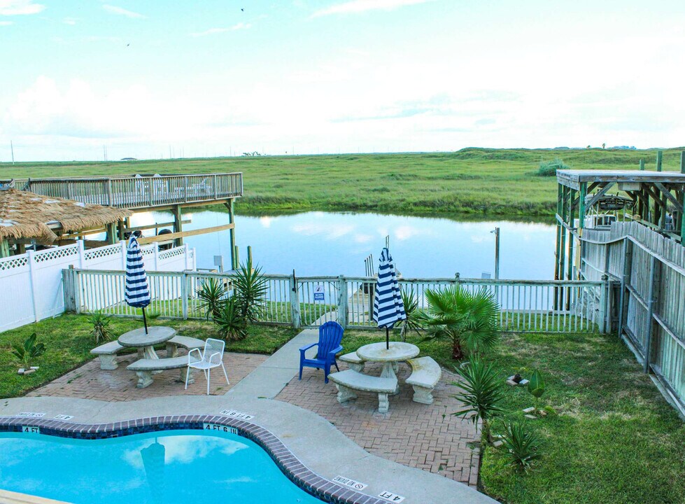 14898 Granada Dr in Corpus Christi, TX - Building Photo