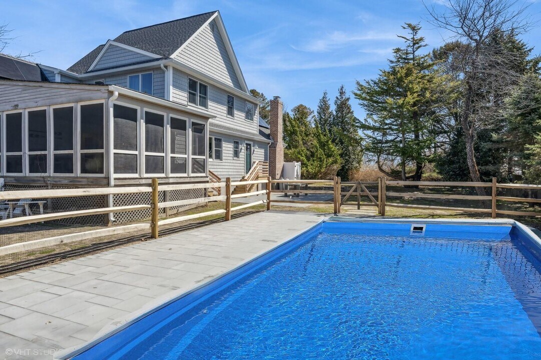 535 Birch Ln in Cutchogue, NY - Building Photo