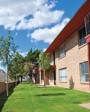 Canyon Hills in El Paso, TX - Foto de edificio - Building Photo