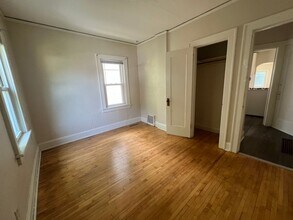 240 N Irving Ave in Minneapolis, MN - Building Photo - Building Photo