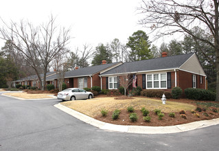 Dunwoody Chace in Atlanta, GA - Building Photo - Building Photo