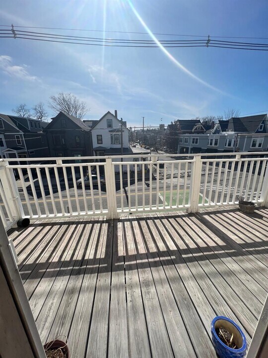 49 Elm St, Unit 2 in Somerville, MA - Building Photo