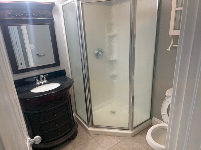 20 Waltess Rd, Unit 2