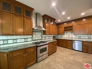 125 S Elm Dr in Beverly Hills, CA - Building Photo - Building Photo