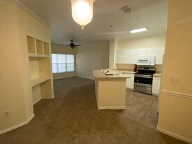 3561 Conroy Rd in Orlando, FL - Building Photo