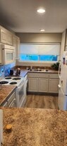 1404 N Tustin Ave in Santa Ana, CA - Building Photo