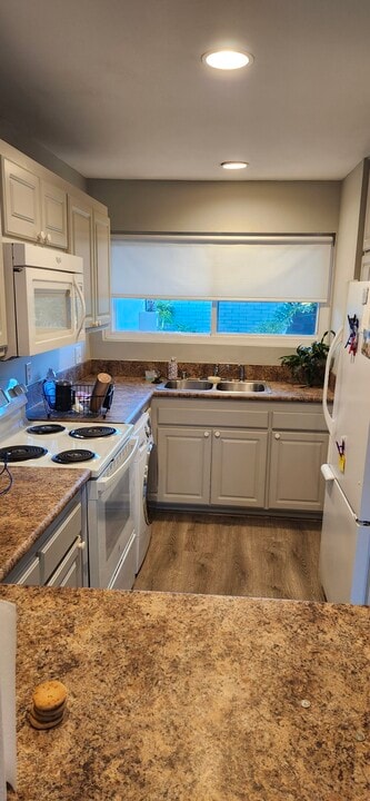 1404 N Tustin Ave in Santa Ana, CA - Building Photo