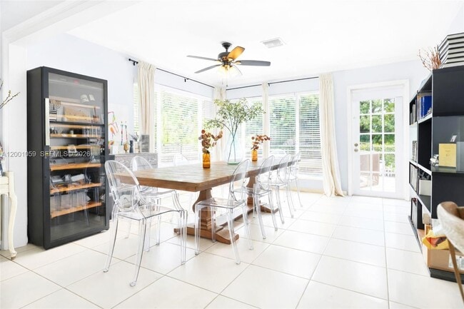 820 W 43rd Ct in Miami Beach, FL - Building Photo - Building Photo