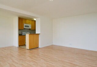 3950 N Lake Shore Dr, Unit 2028E in Chicago, IL - Foto de edificio - Building Photo