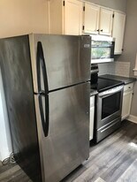 2208 Crittenden Dr, Unit 4 in Louisville, KY - Building Photo