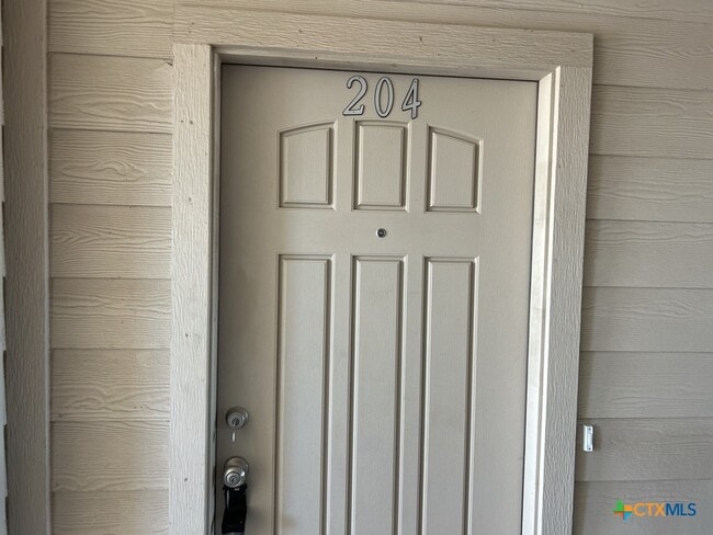 2710 S Clear Creek Rd