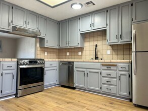 1001 W Perdew Ave in Ridgecrest, CA - Building Photo - Building Photo