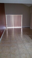 9725 Fontainebleau Blvd in Miami, FL - Building Photo - Building Photo