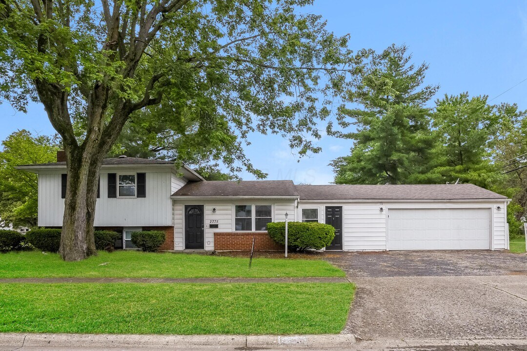 2775 Fleet Rd in Columbus, OH - Building Photo