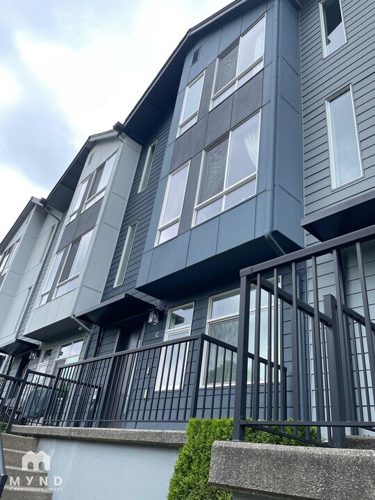 18817 Beardslee Blvd in Bothell, WA - Foto de edificio