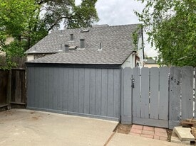 410-412 College Ave in Modesto, CA - Building Photo