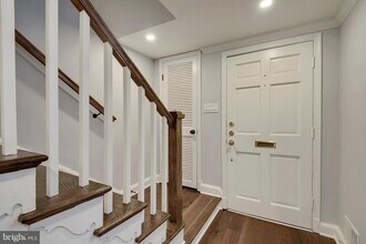 6317 Olde Towne Ct in Alexandria, VA - Building Photo - Building Photo