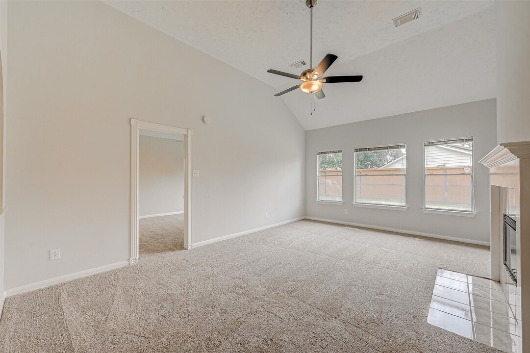 4126 Surreydon Dr in Houston, TX - Building Photo