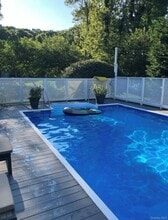 23 N Westbury Rd in Hampton Bays, NY - Building Photo - Building Photo