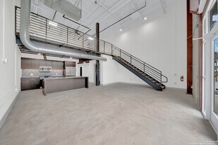 215 Coca-Cola Pl, Unit 1733-11 in San Antonio, TX - Building Photo