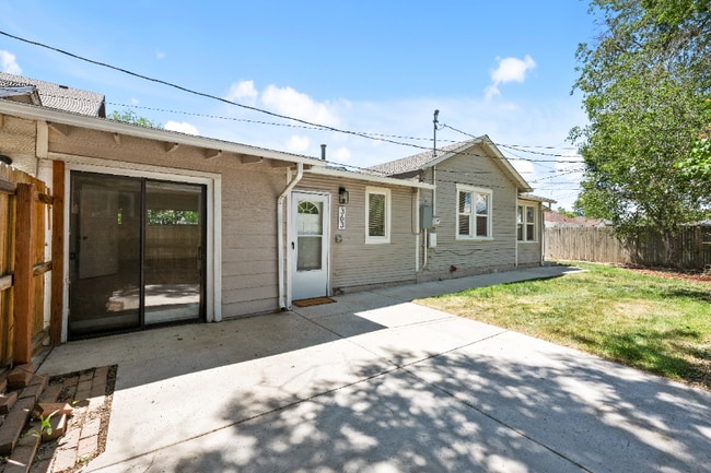 property at 363 S Meade St
