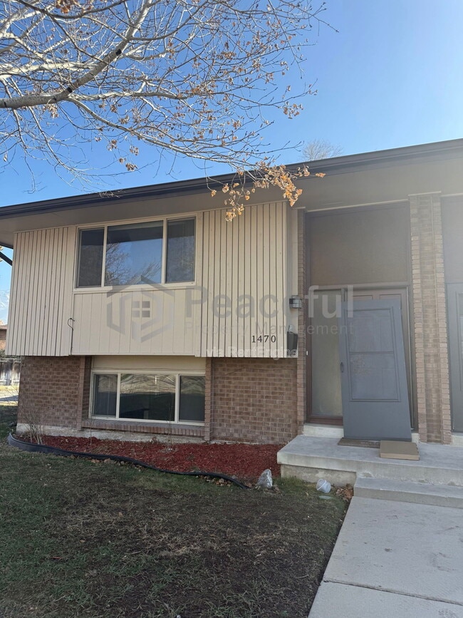 property at 1470 Brooklane Cir S