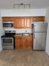 742 NW 5th Ave, Unit Apartment 1 in Miami, FL - Building Photo - Building Photo