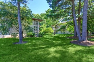North Wood Apartments in Ithaca, NY - Foto de edificio - Building Photo