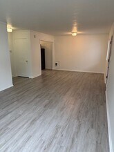 2554-2560-2560 NE Hoyt St in Portland, OR - Building Photo - Building Photo