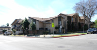 6457 Hazeltine Ave in Van Nuys, CA - Building Photo - Building Photo