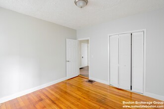 17 Cawfield St, Unit 1 in Boston, MA - Building Photo - Building Photo