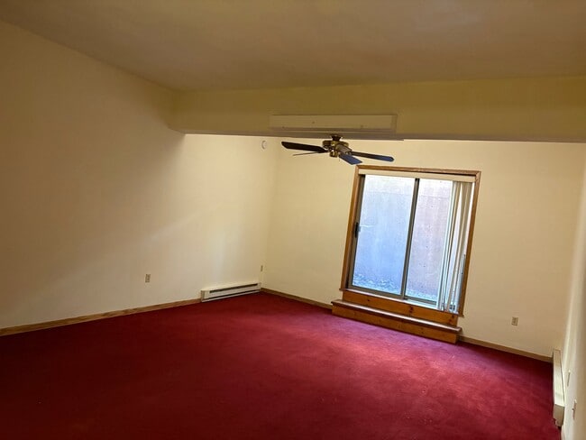 402 W Dayton St