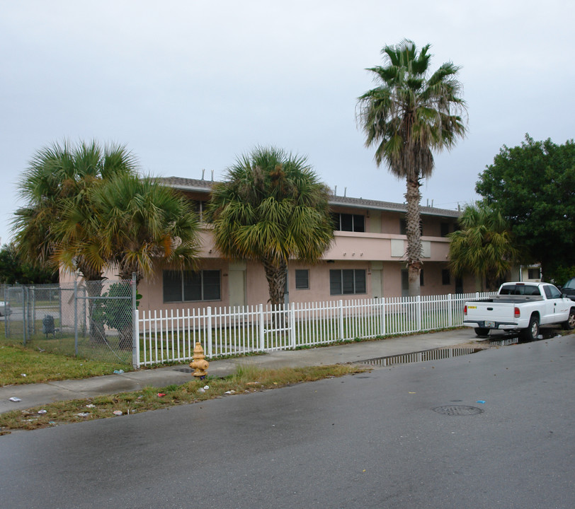 6240 NW 21st Ave in Miami, FL - Building Photo