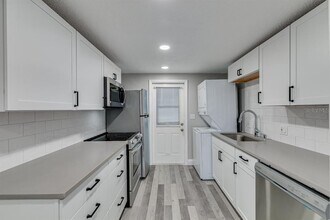 13496 W Rena Dr in Largo, FL - Building Photo - Building Photo
