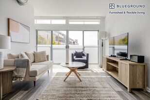 4133 Redwood Ave in Los Angeles, CA - Building Photo