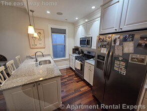 122 Marine Rd, Unit #2 in Boston, MA - Building Photo - Building Photo