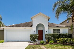 1709 Oak Pond St in Ruskin, FL - Building Photo