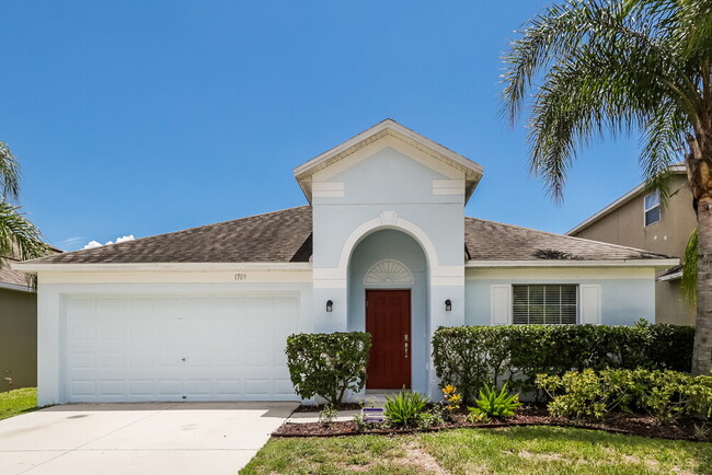 property at 1709 Oak Pond St