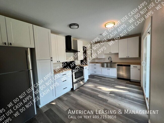 695 Peyton Dr in Beaumont, TX - Building Photo - Building Photo