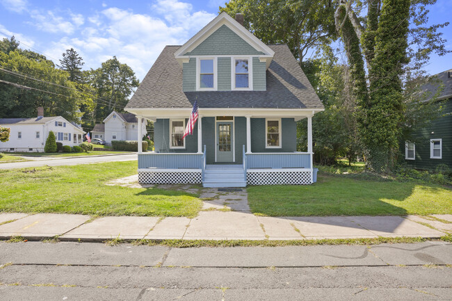 60 Merrell Ave in Southington, CT - Building Photo - Building Photo