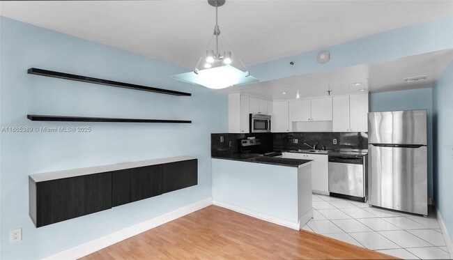 10661 SW 108th Ave in Miami, FL - Building Photo - Building Photo