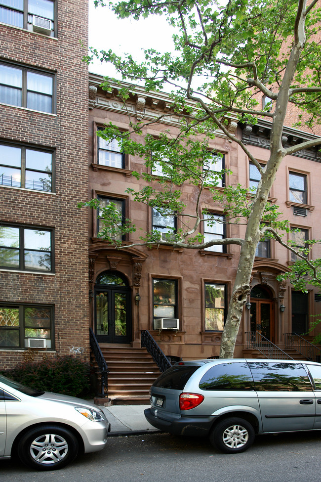 Converted SFH in New York, NY - Building Photo - Building Photo