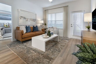 The Retreat at Sunset Walk in Kissimmee, FL - Building Photo - Building Photo